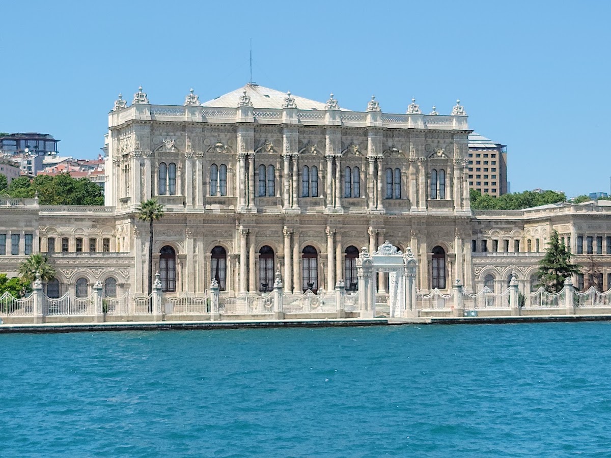 Dolmabahçe Palace — photo 2