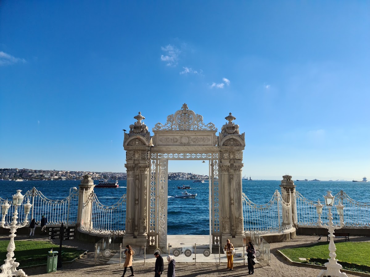 Dolmabahçe Palace — photo 4