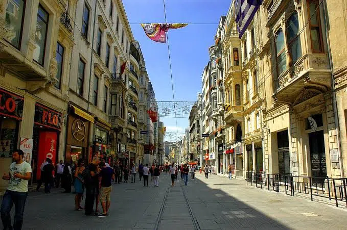 Walking Istiklal Street from Tünel to Taksim in October
